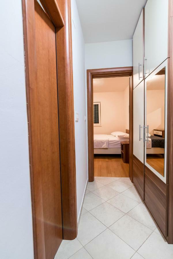 Apartman Emil Supetar Exterior photo